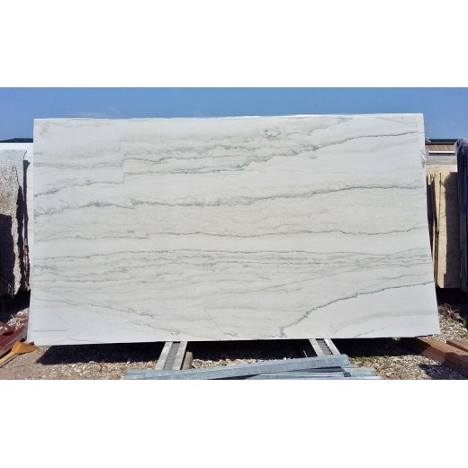 WHITE MACAUBAS