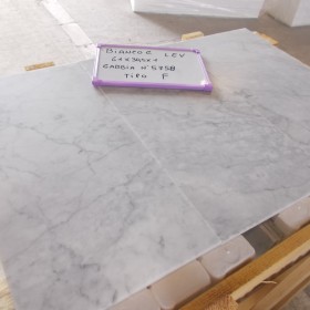 BIANCO CARRARA HONED  1 cm