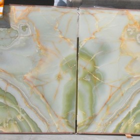 GREEN ONYX  2 cm