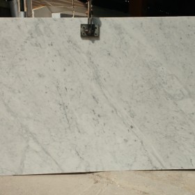 BIANCO CARRARA C LUCIDO / WHITE CARRARA C POLISHED  3 cm