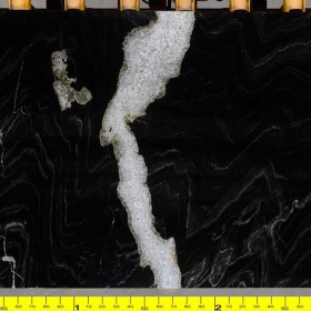 LUNAR BLACK  2 cm