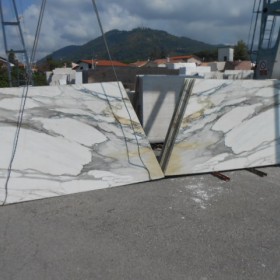 CALACATTA CLASSICO NET BACK/RESIN/POLISHED  2 cm