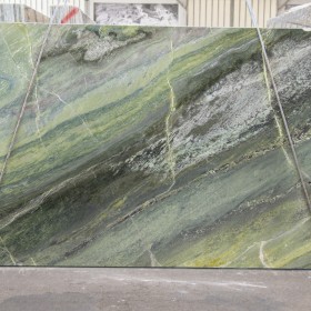 IRISH GREEN  2 cm