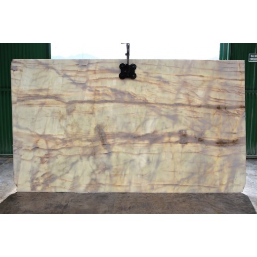ONYX WHITE 
